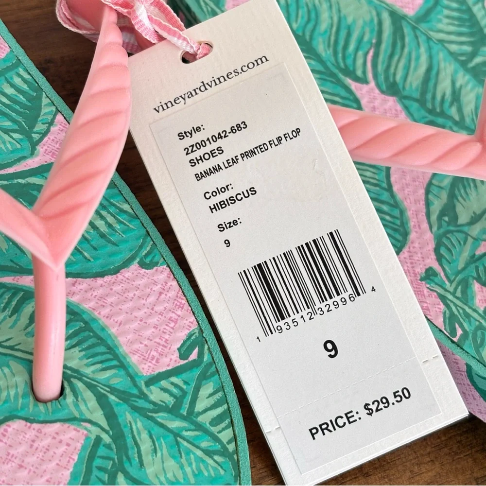 NEW Vineyard Vines Tropical Pink and Green Hibiscu Leaf Printed Flip Flop Size 9
